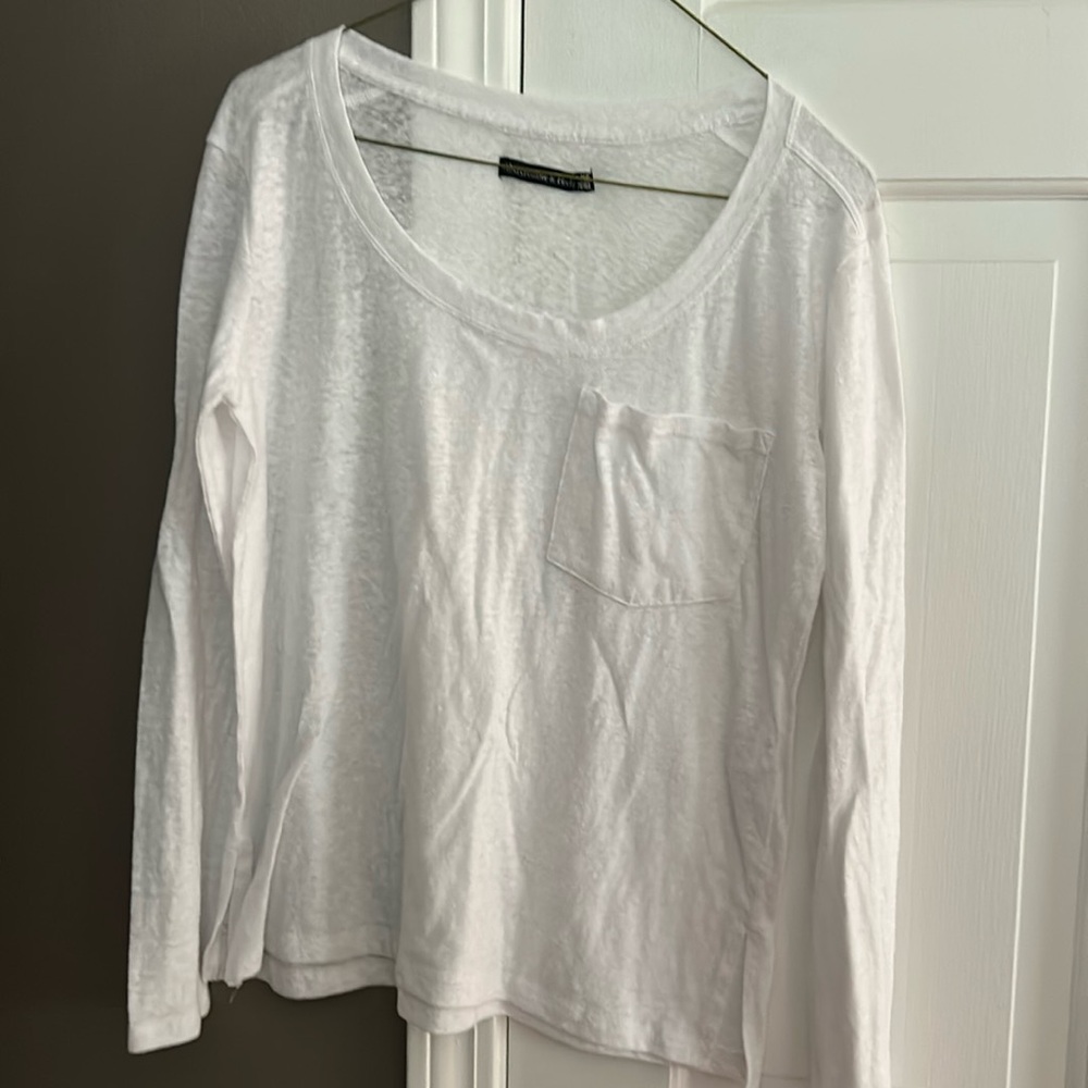 Long sleeve white tee